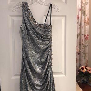 ❤️❤️Shimmery Silver ruched dress